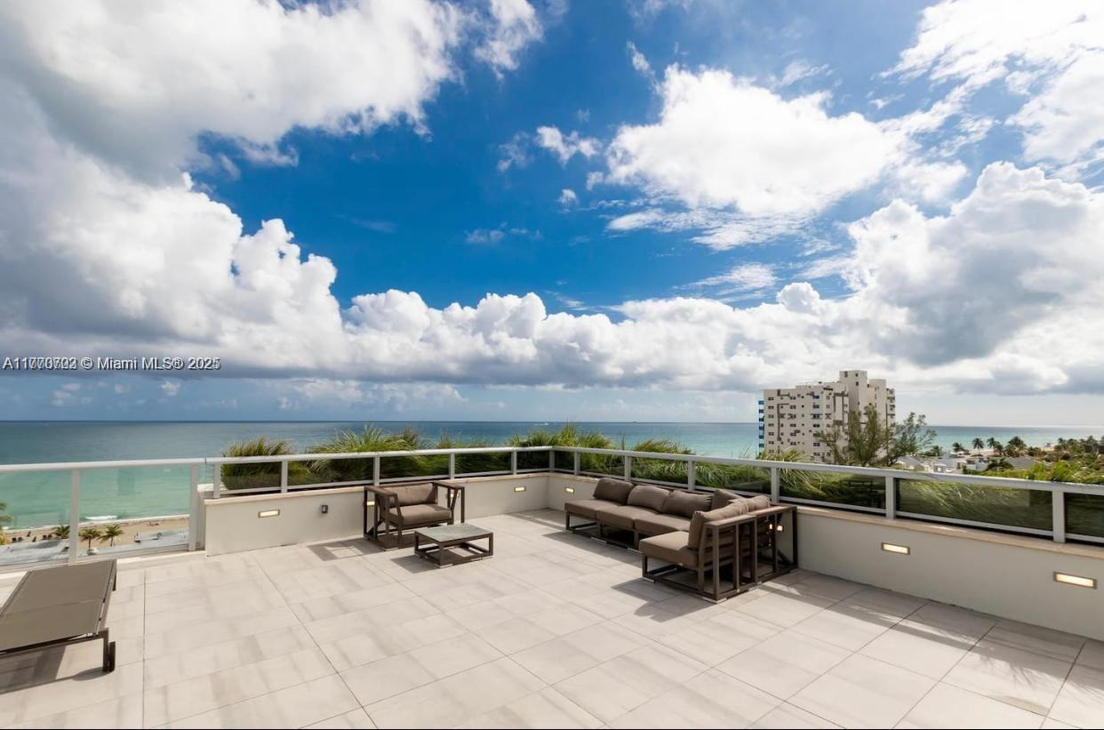 COSTA HOLLYWOOD CONDO - Residential
