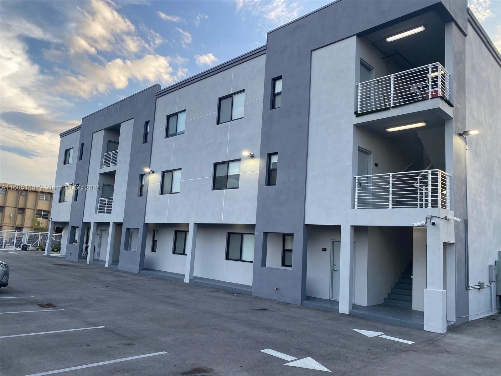 Corner Unit 3/2 in a boutique building .Located in a 3rd floor . Brand new building . Washer and dryer inside the unit All Porcelain floor Ss appliances Obe parking soace included in the rent Additionals $ 75 per month on lock box