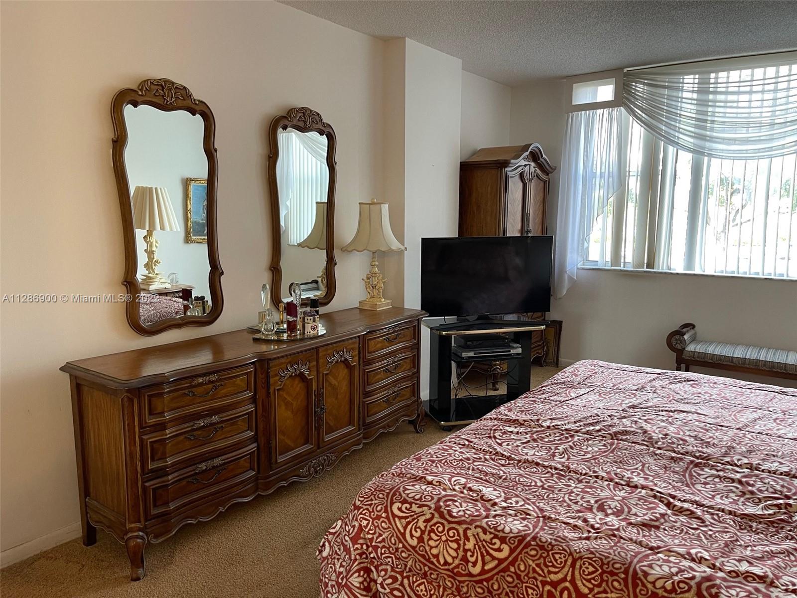 HILLCREST EAST 25 CONDO - Residential