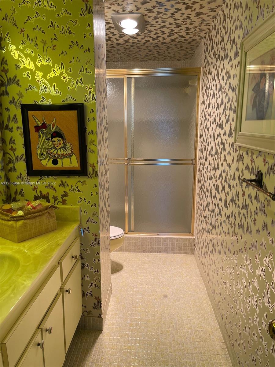 HILLCREST EAST 25 CONDO - Residential