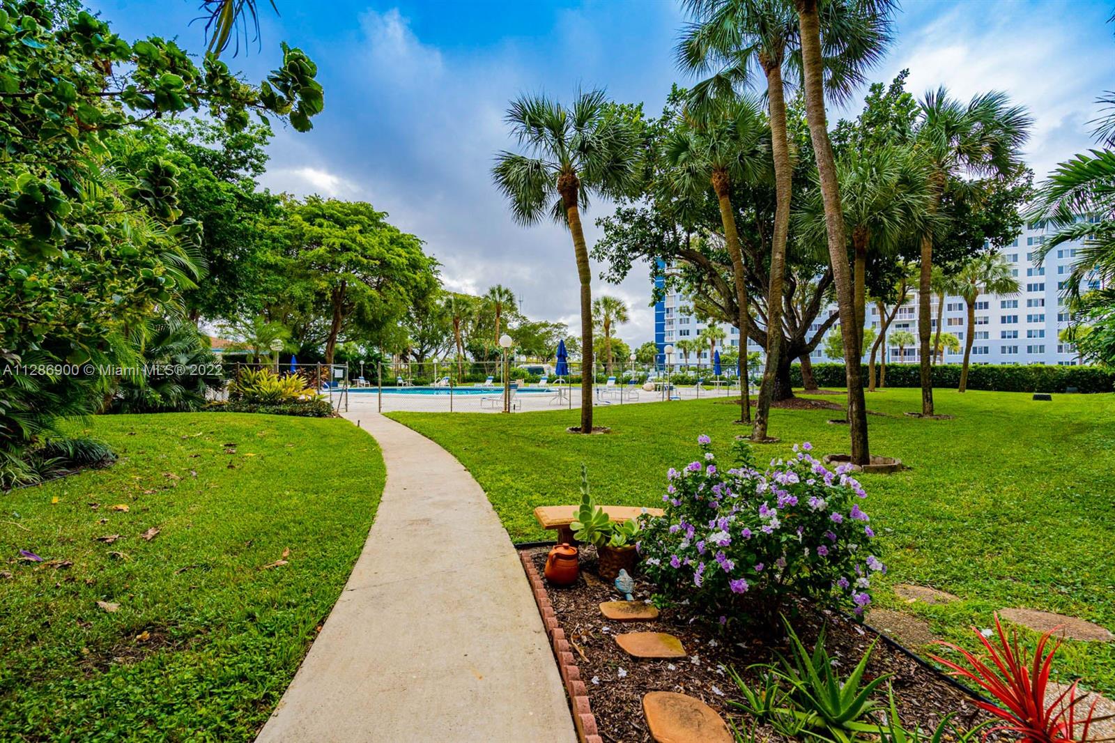 HILLCREST EAST 25 CONDO - Residential