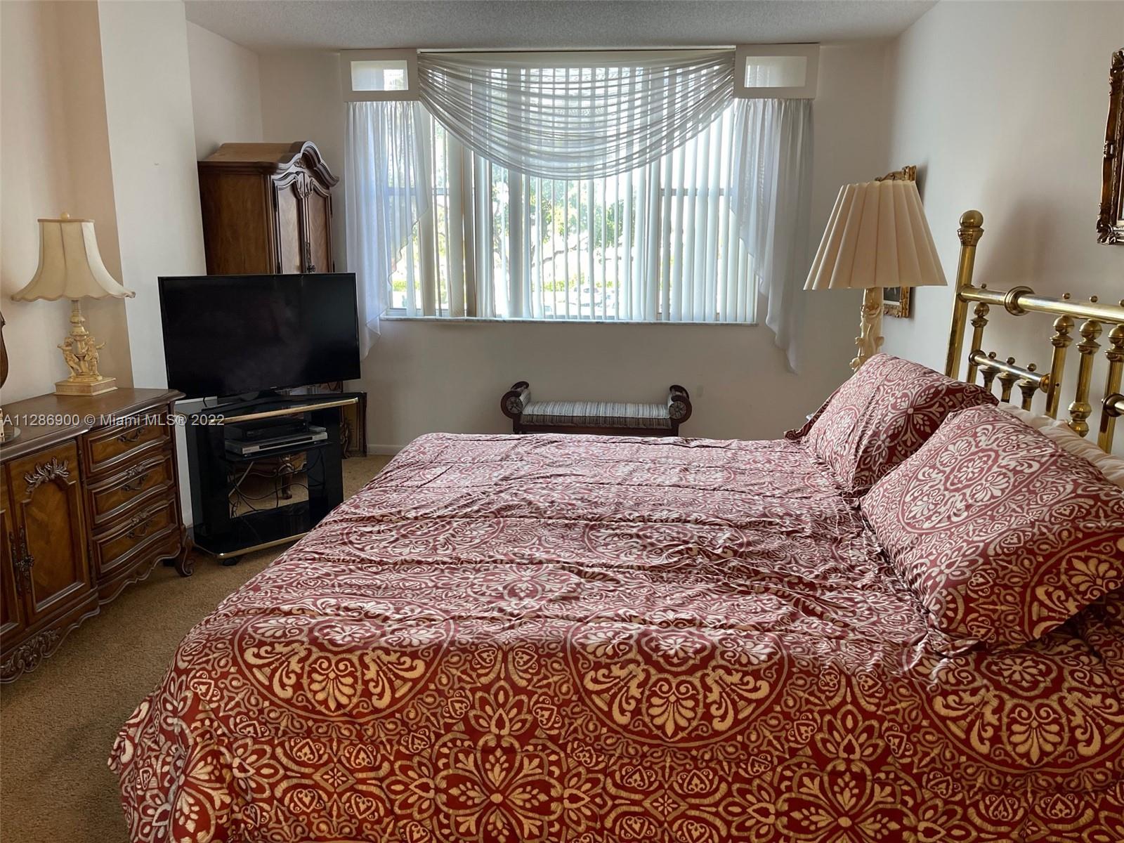 HILLCREST EAST 25 CONDO - Residential