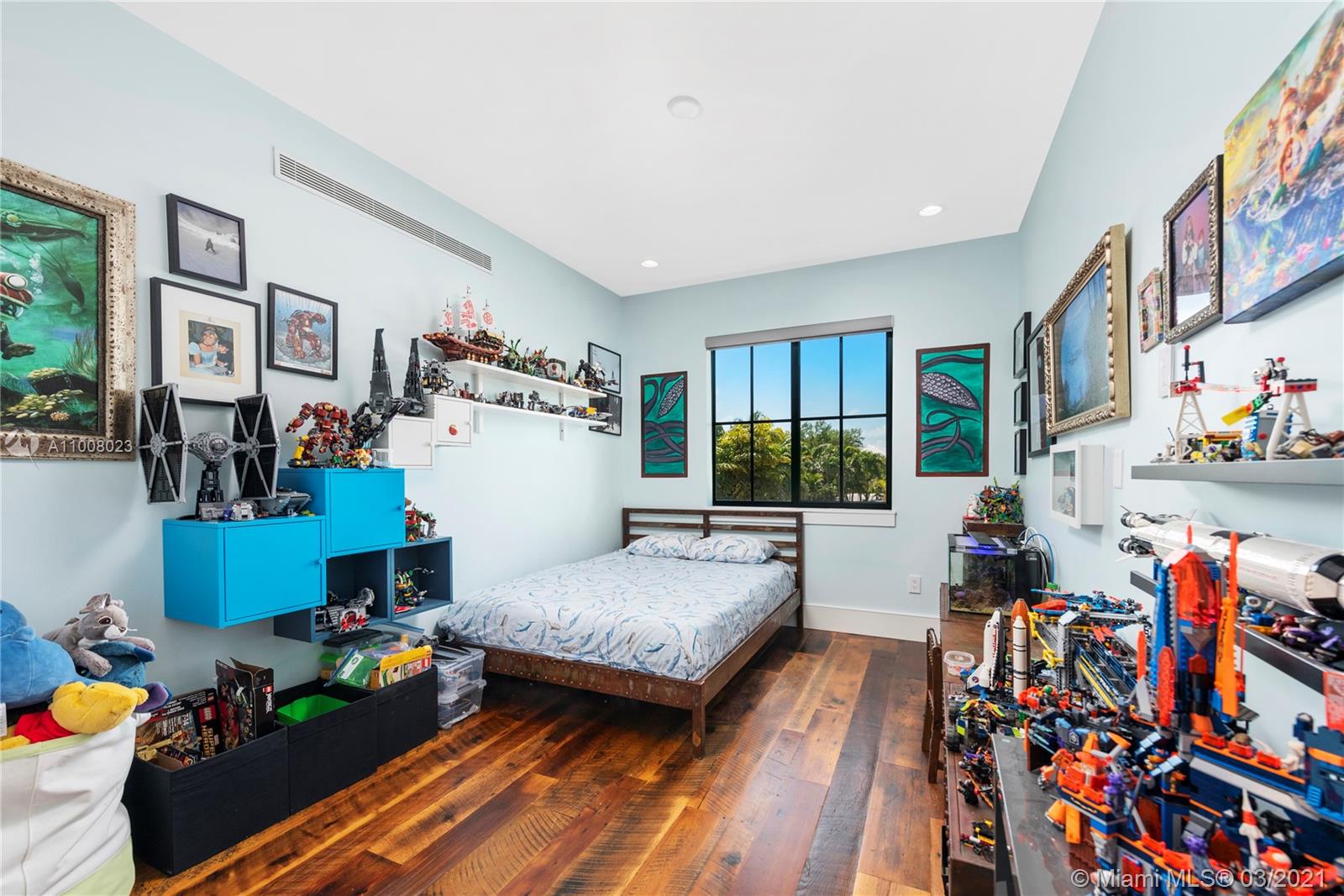 TROPICAL ISLE HOMES SUB 4 - Residential