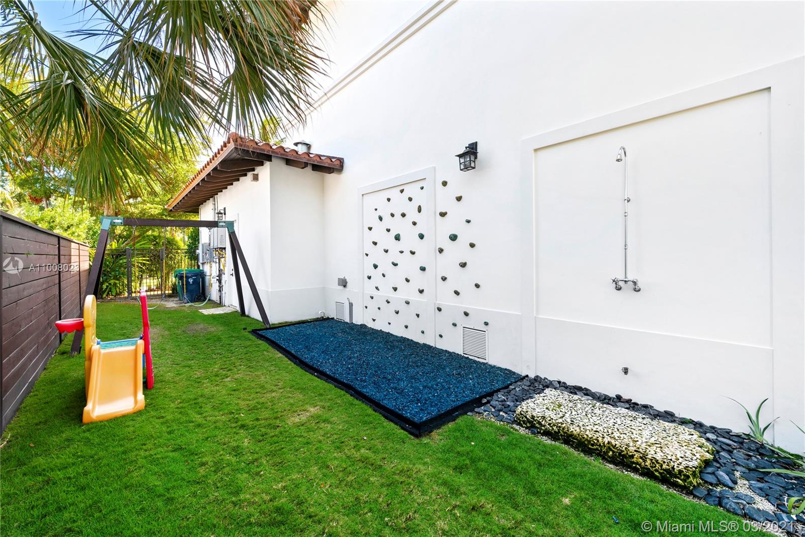 TROPICAL ISLE HOMES SUB 4 - Residential