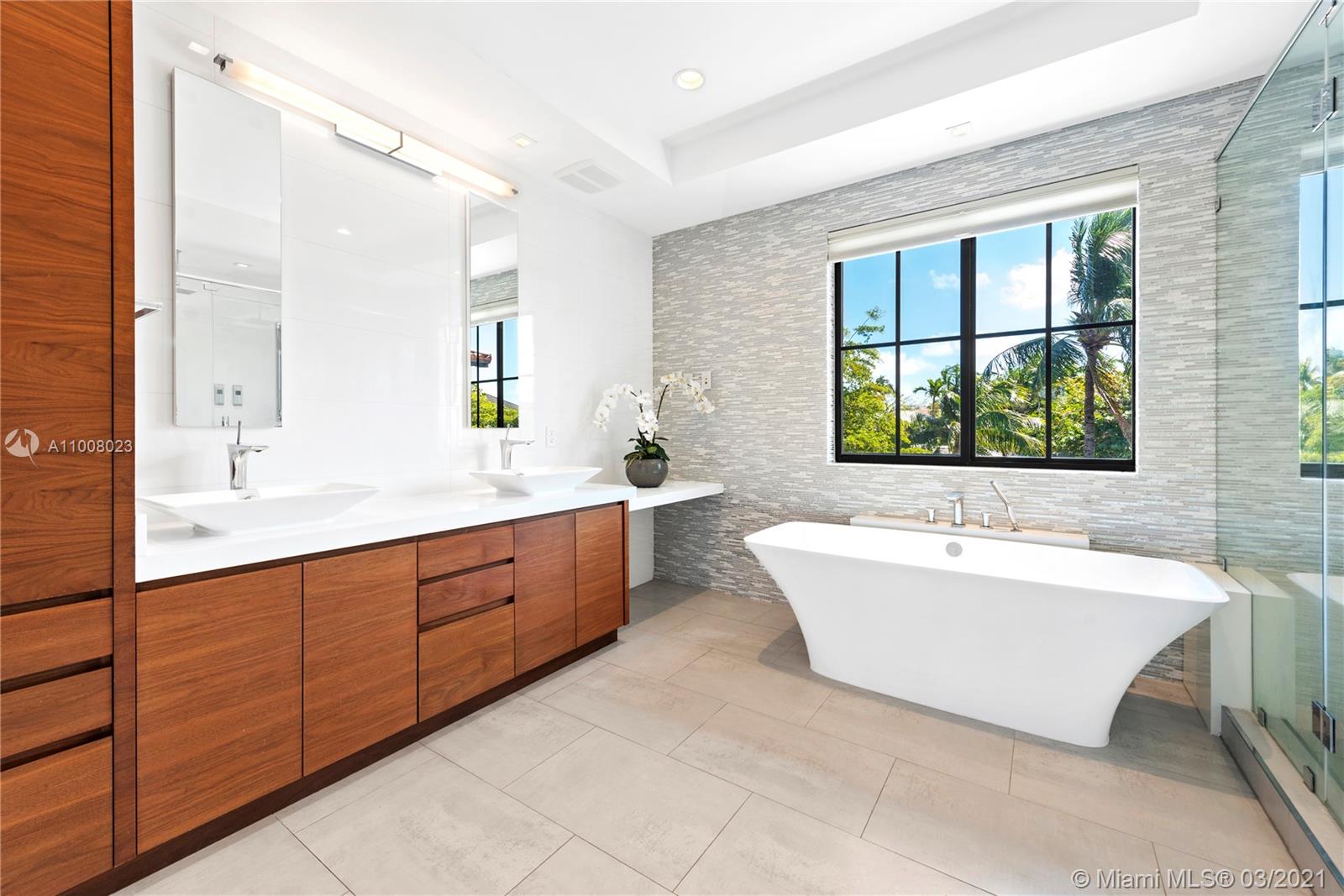 TROPICAL ISLE HOMES SUB 4 - Residential