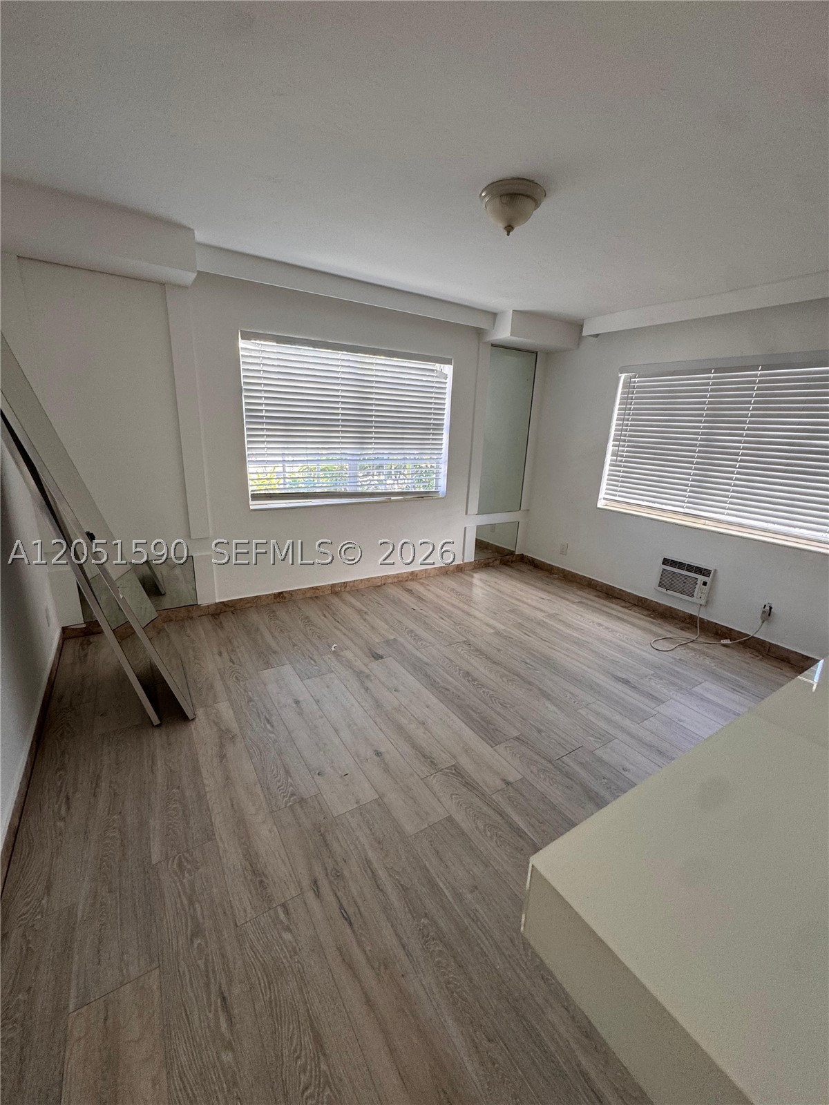 VILLA ELENA CONDO - Residential