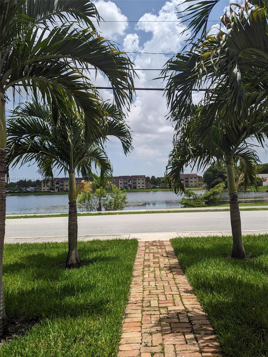 NOVA LAKES - Residential Lease