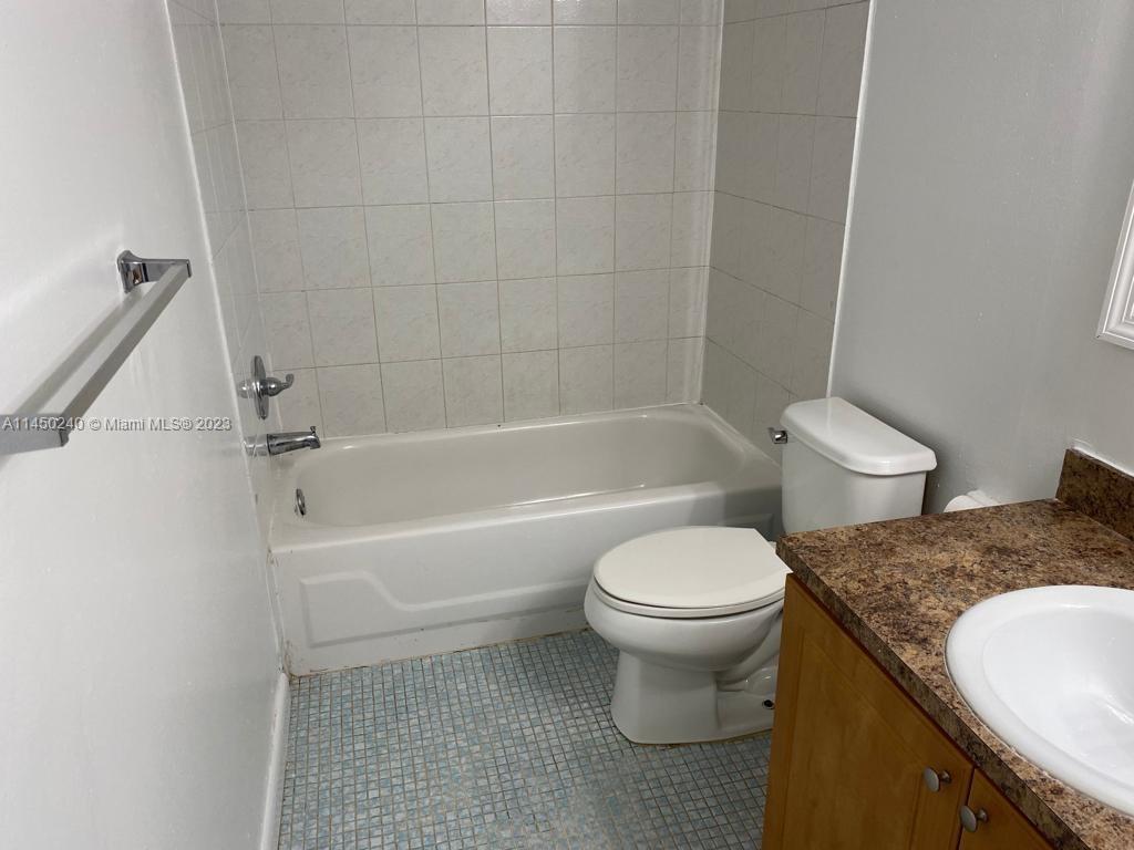 NOVA LAKES - Residential Lease