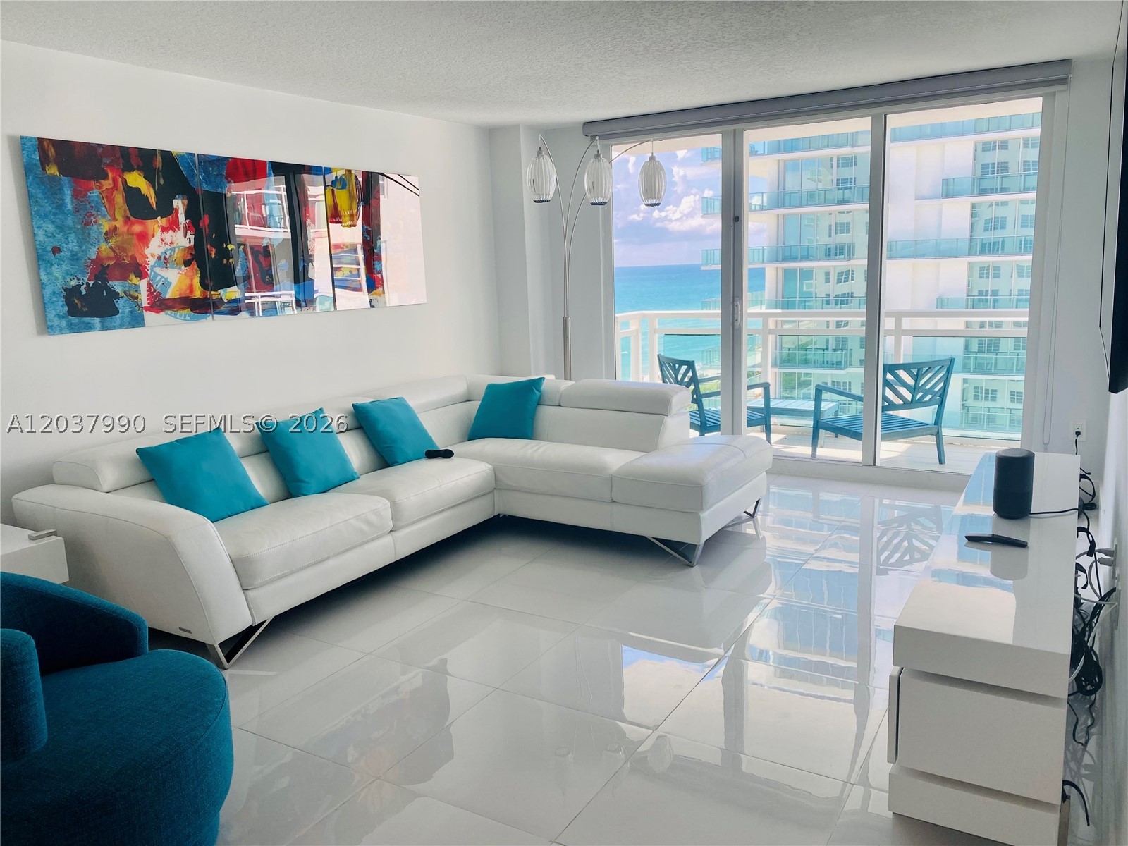 THE COLLINS CONDO - Residential Lease