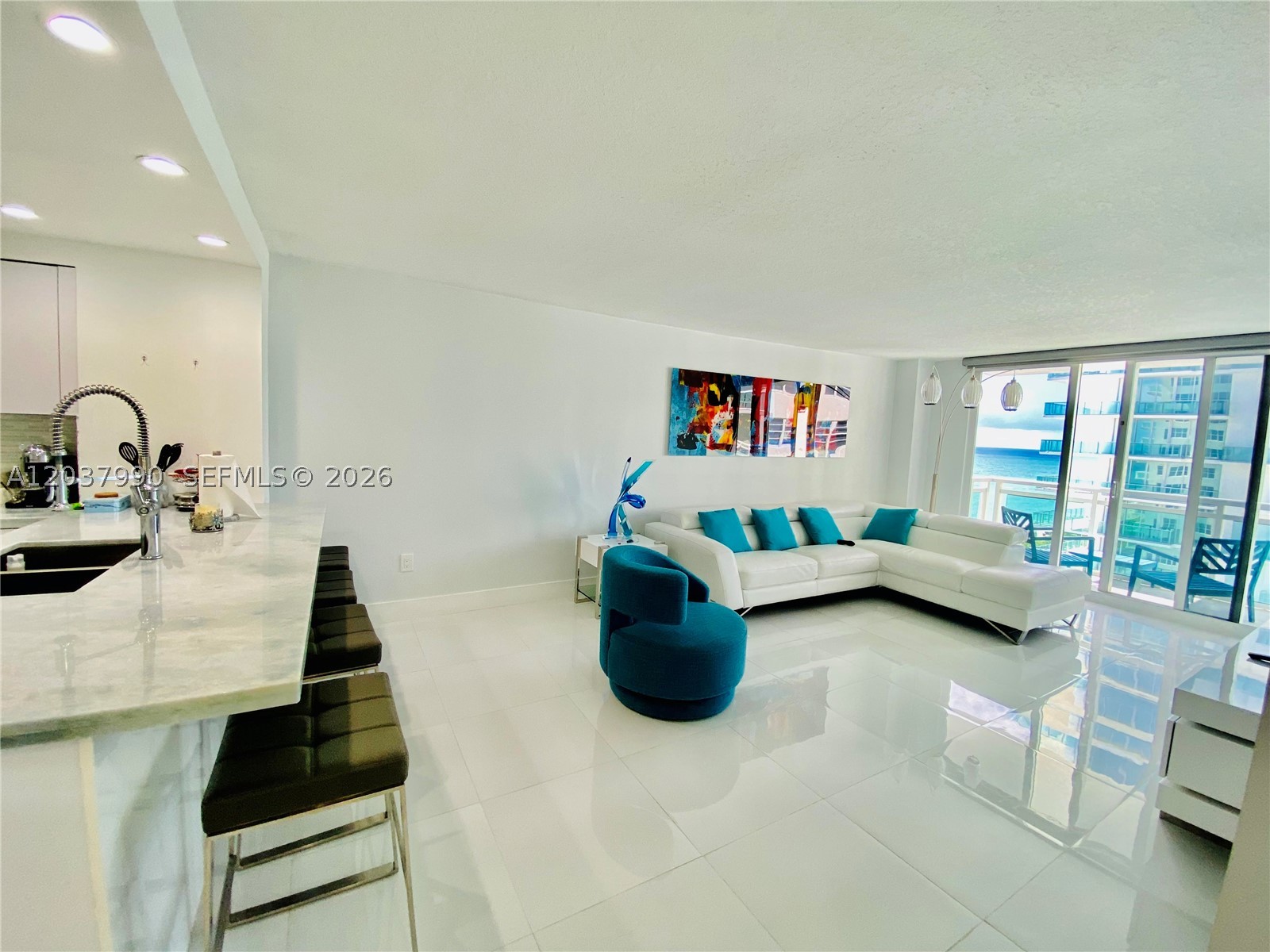 THE COLLINS CONDO - Residential Lease