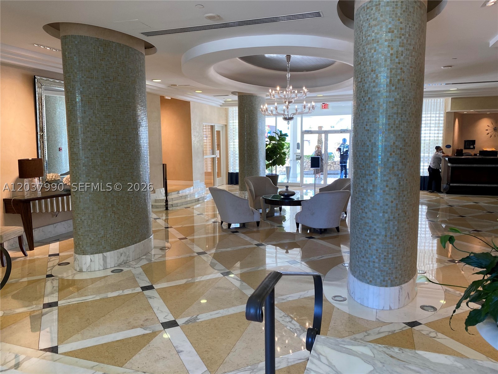 THE COLLINS CONDO - Residential Lease