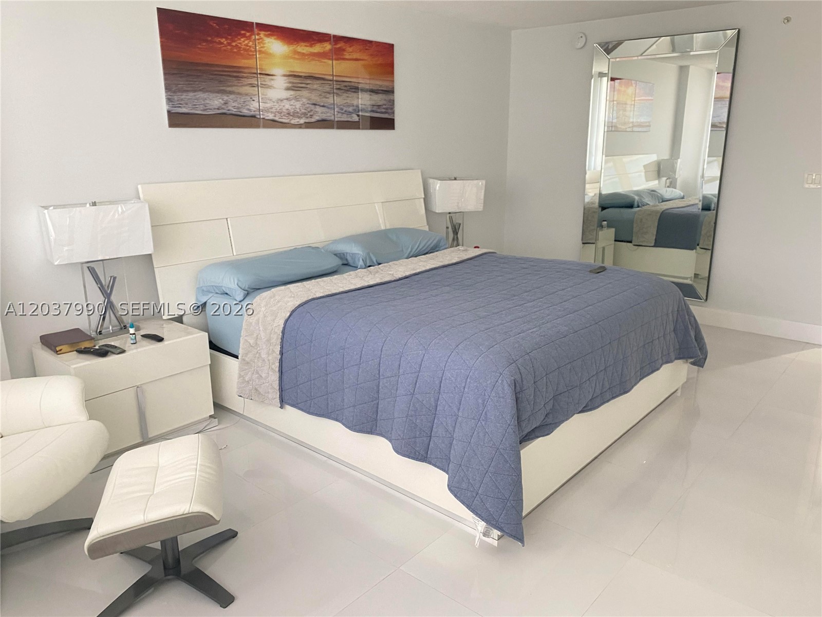 THE COLLINS CONDO - Residential Lease