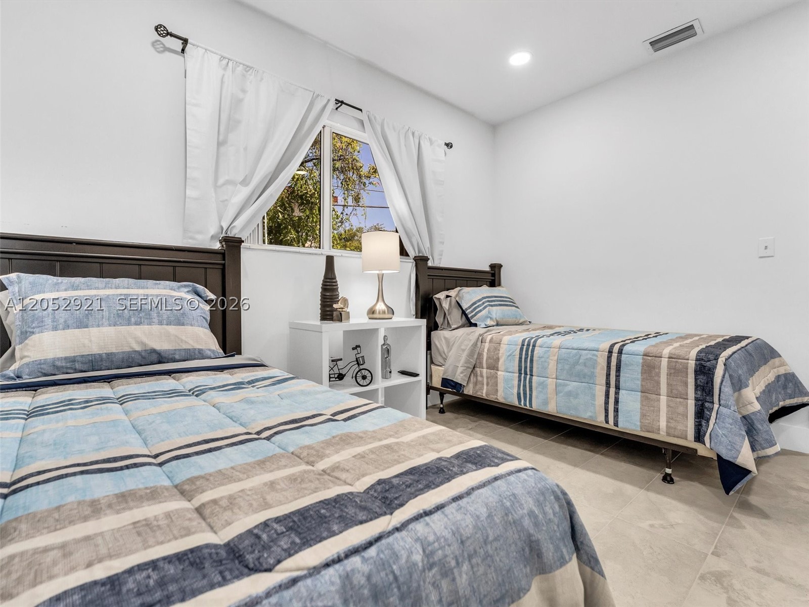 FLOREE - Residential Lease