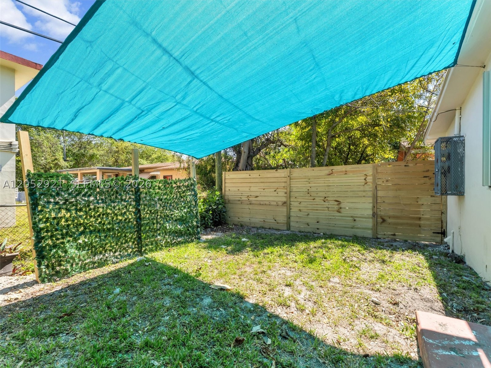 FLOREE - Residential Lease