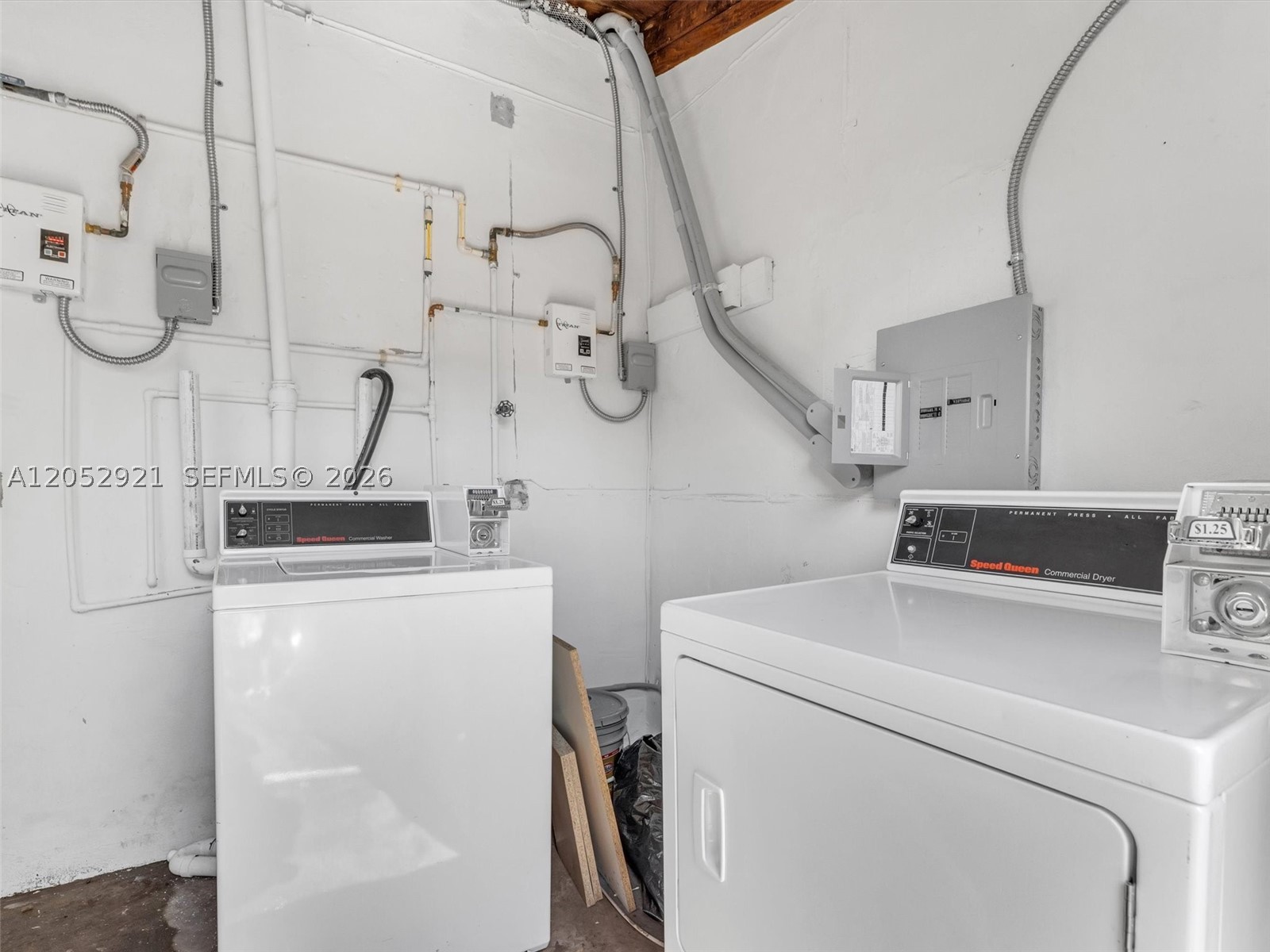 FLOREE - Residential Lease