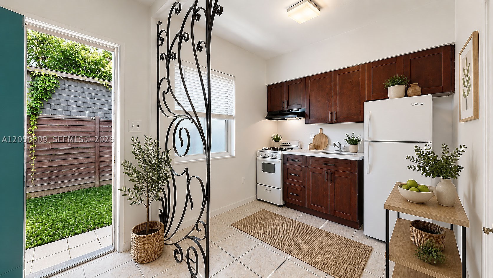 SILVER BLUFF EST SEC C - Residential Lease
