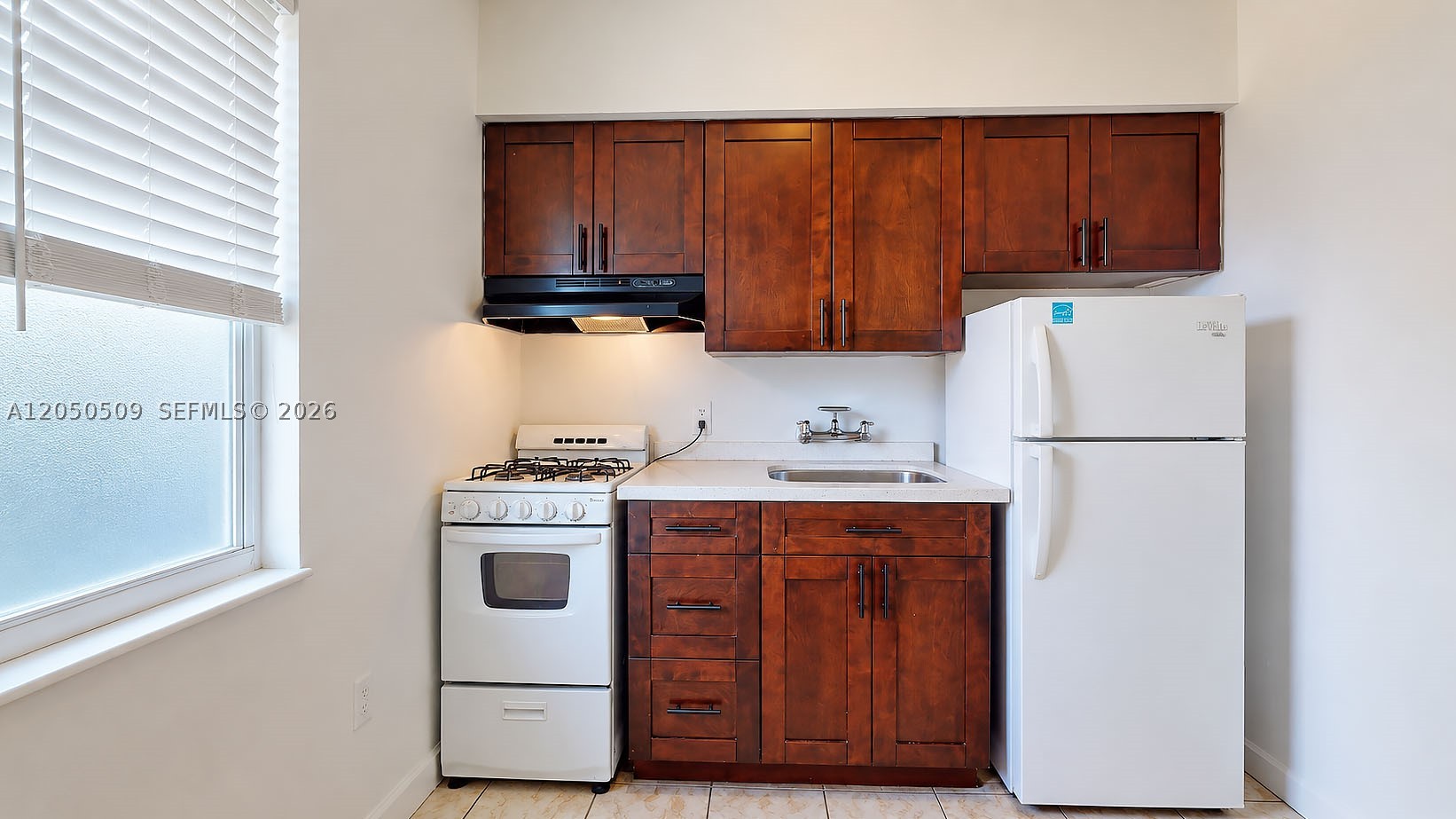 SILVER BLUFF EST SEC C - Residential Lease