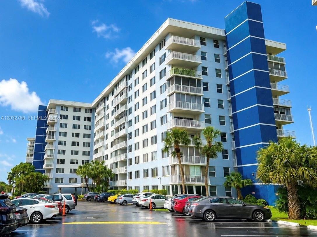 HILLCREST EAST NO 24 COND - Residential