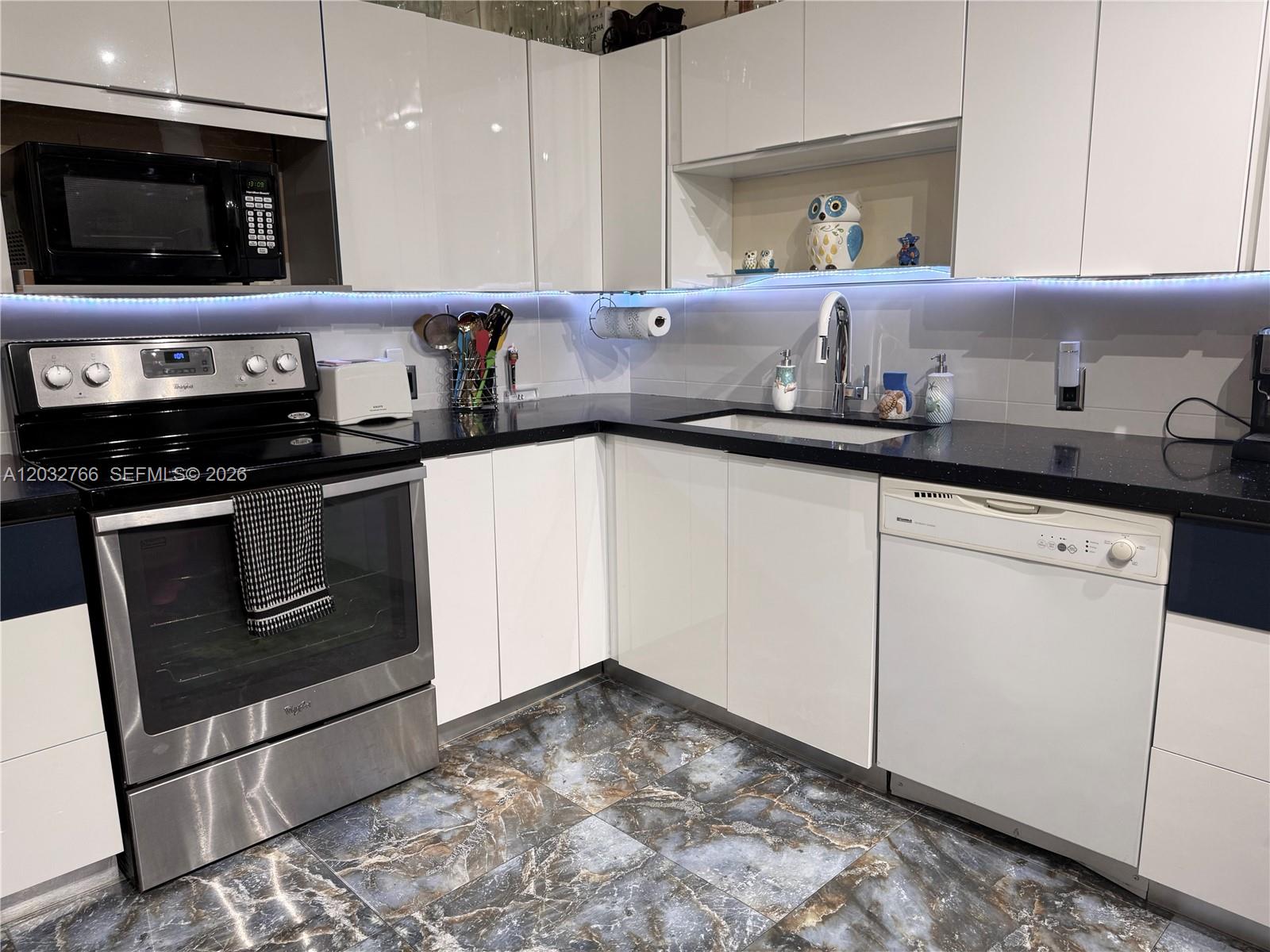 HILLCREST EAST NO 24 COND - Residential