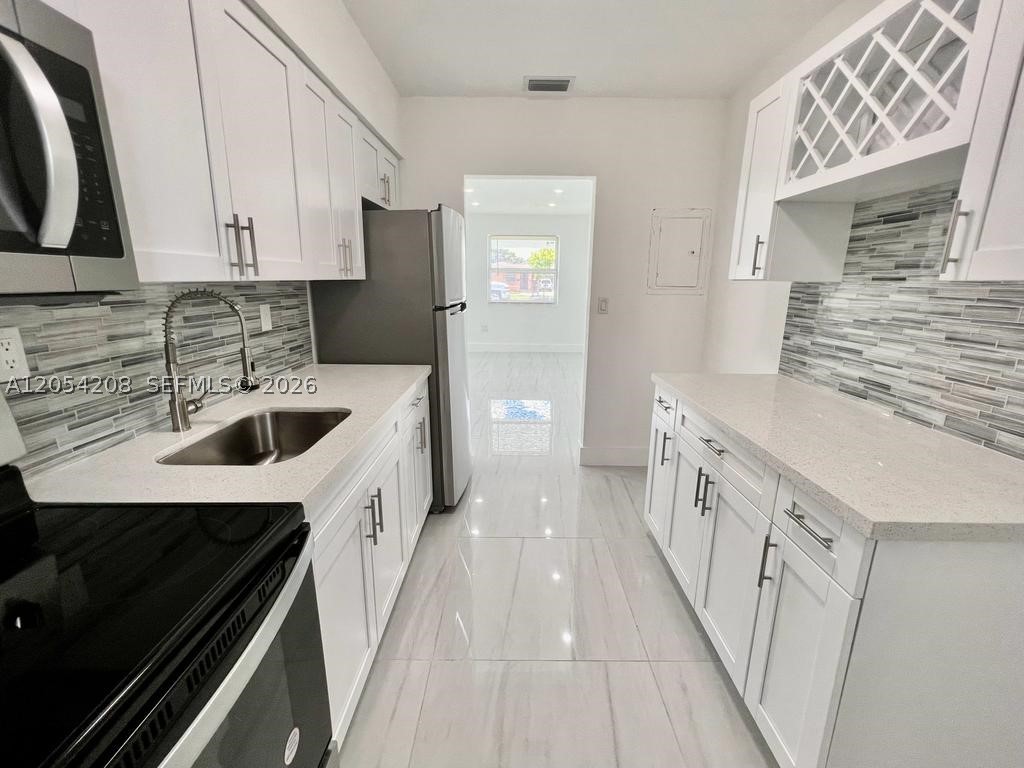 HUDSONS SUB - Residential Lease