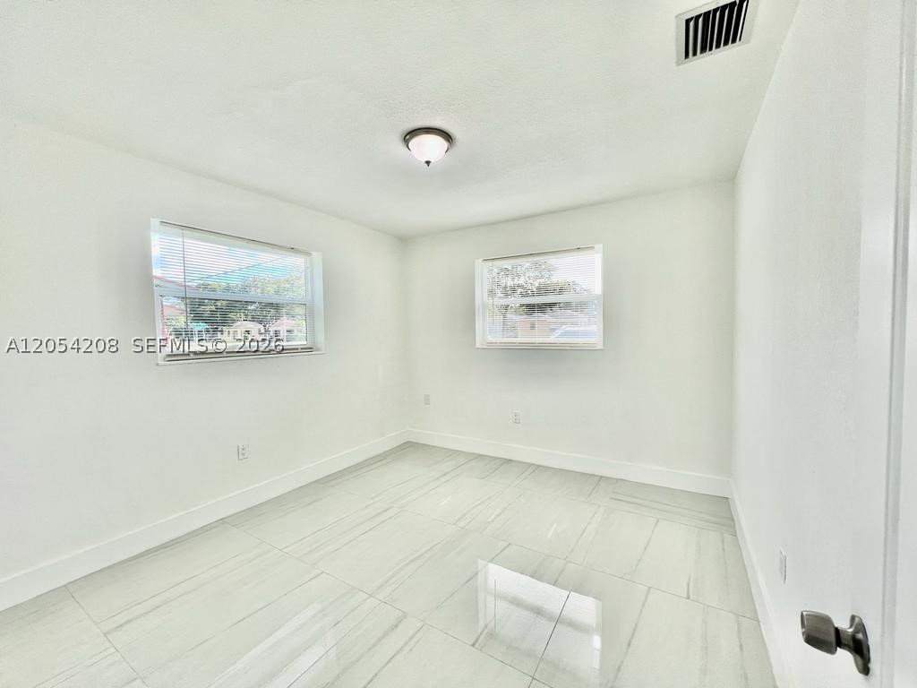 HUDSONS SUB - Residential Lease