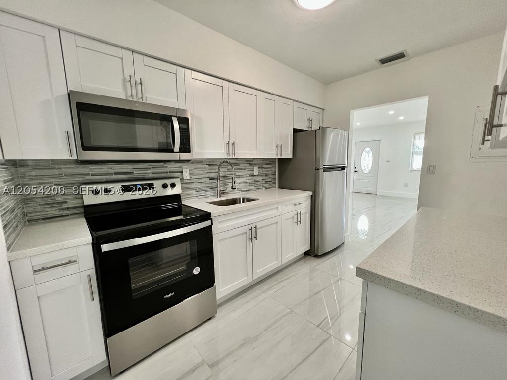 HUDSONS SUB - Residential Lease
