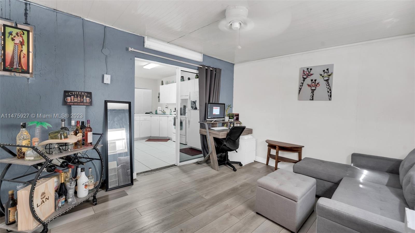 EL PRADO XVI CONDO - Residential