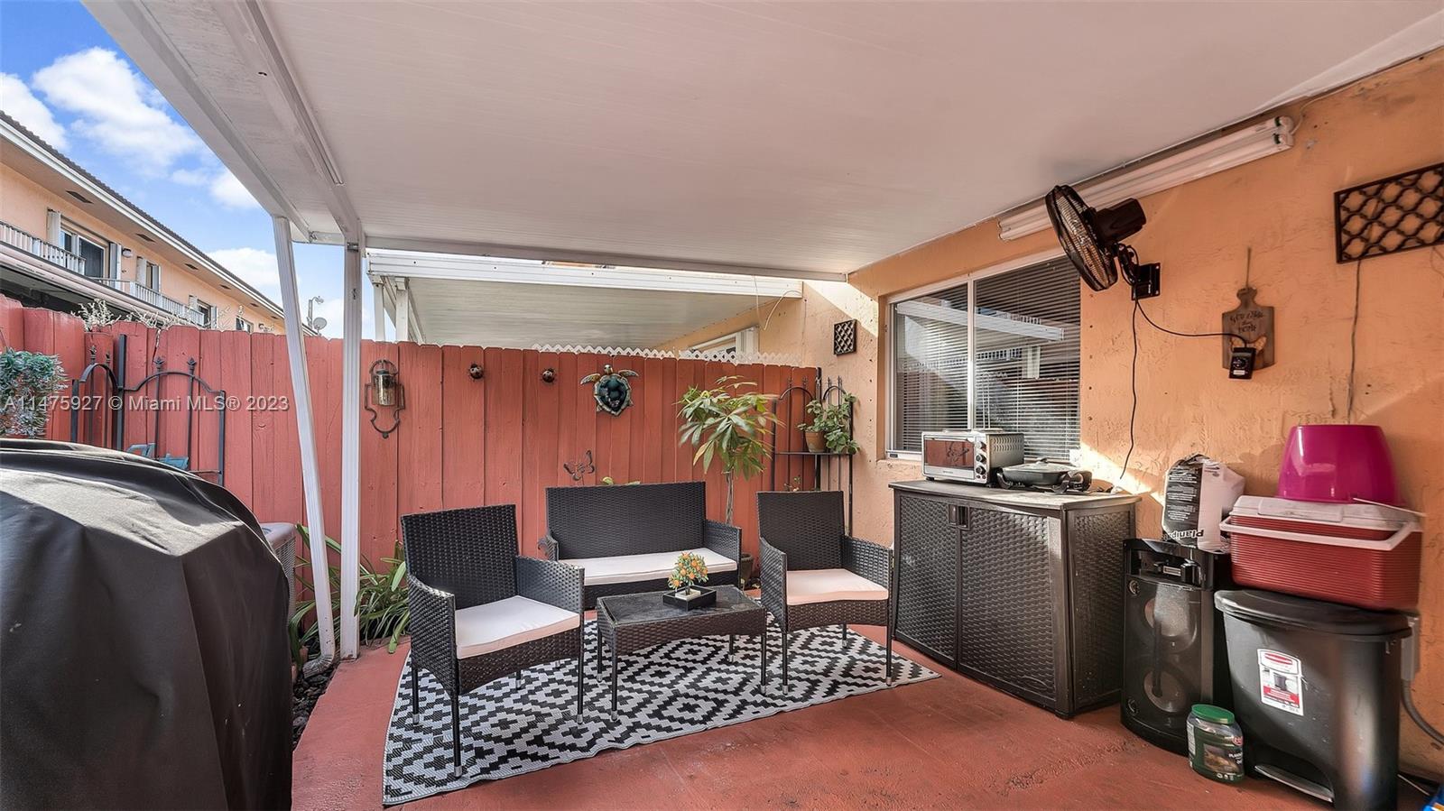 EL PRADO XVI CONDO - Residential