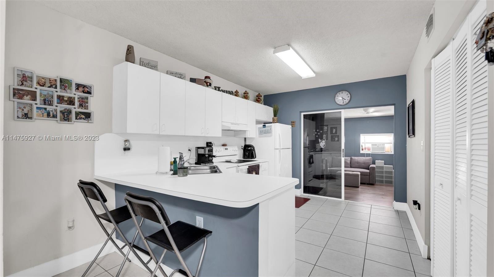 EL PRADO XVI CONDO - Residential
