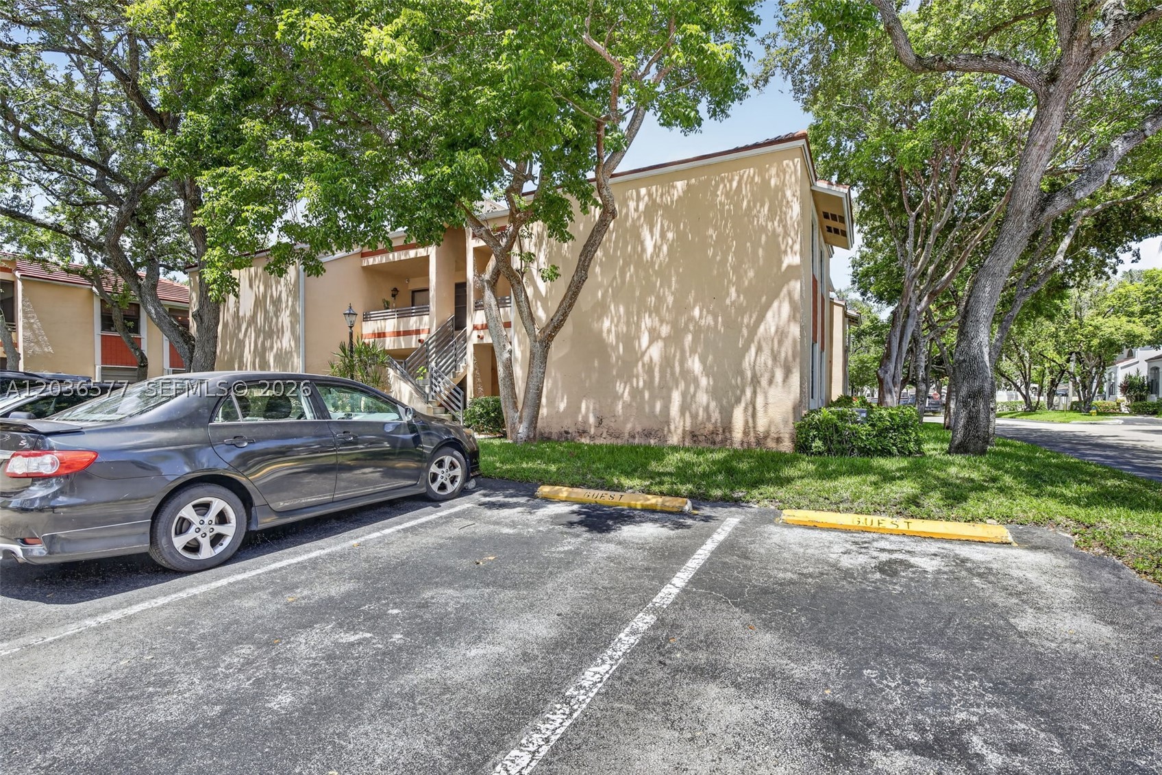 PIERPOINTE #5 CONDO #101 - Residential Lease