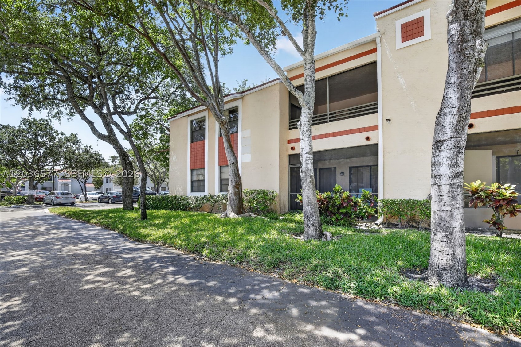 PIERPOINTE #5 CONDO #101 - Residential Lease
