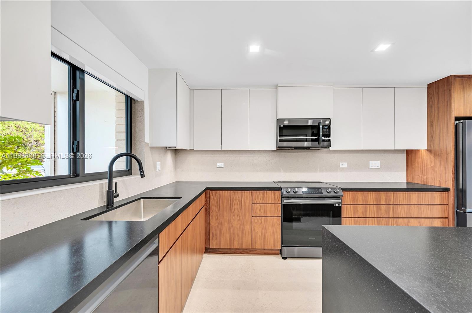 COLLONADE CONDO - Residential Lease