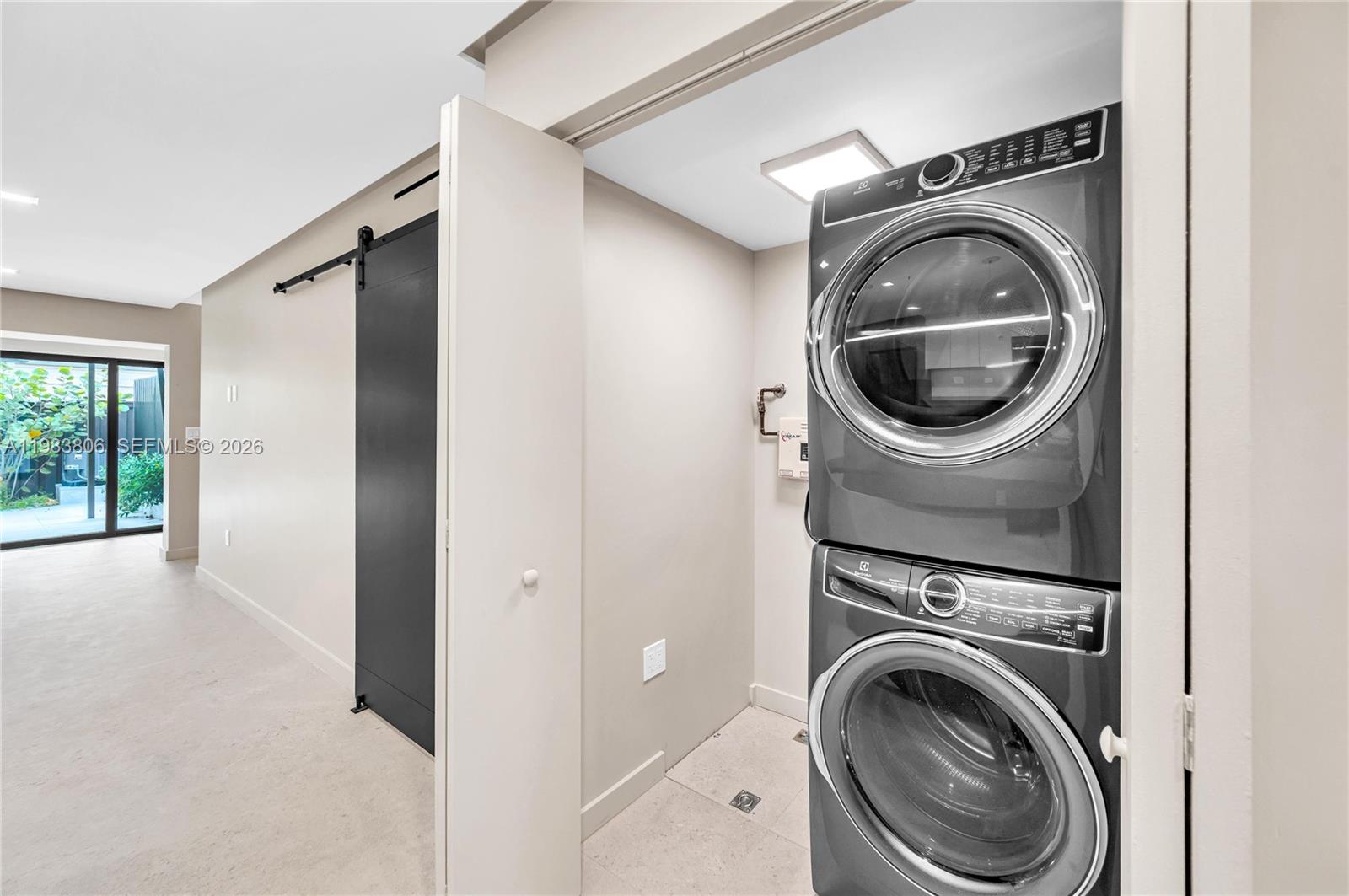 COLLONADE CONDO - Residential Lease