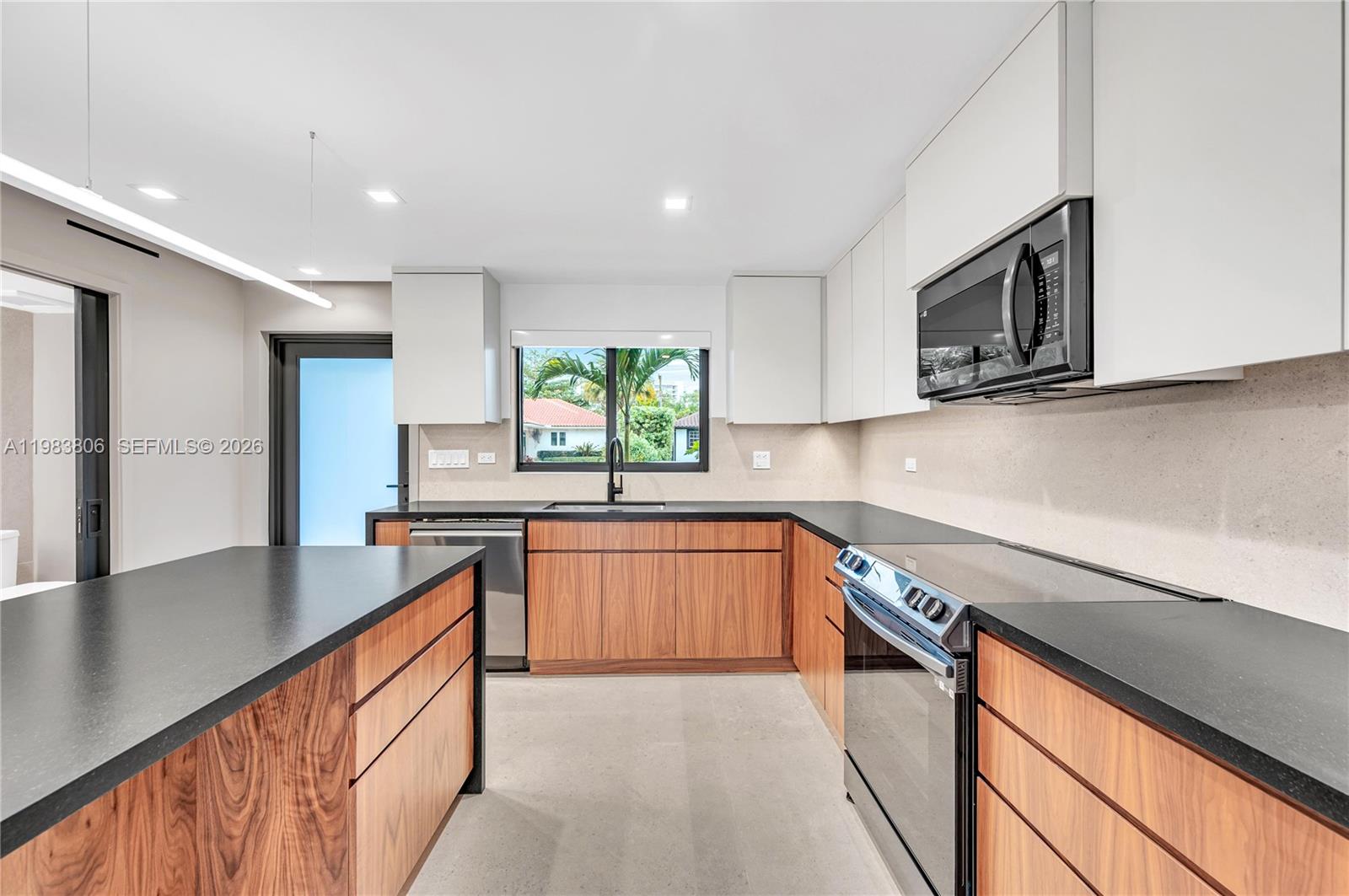 COLLONADE CONDO - Residential Lease