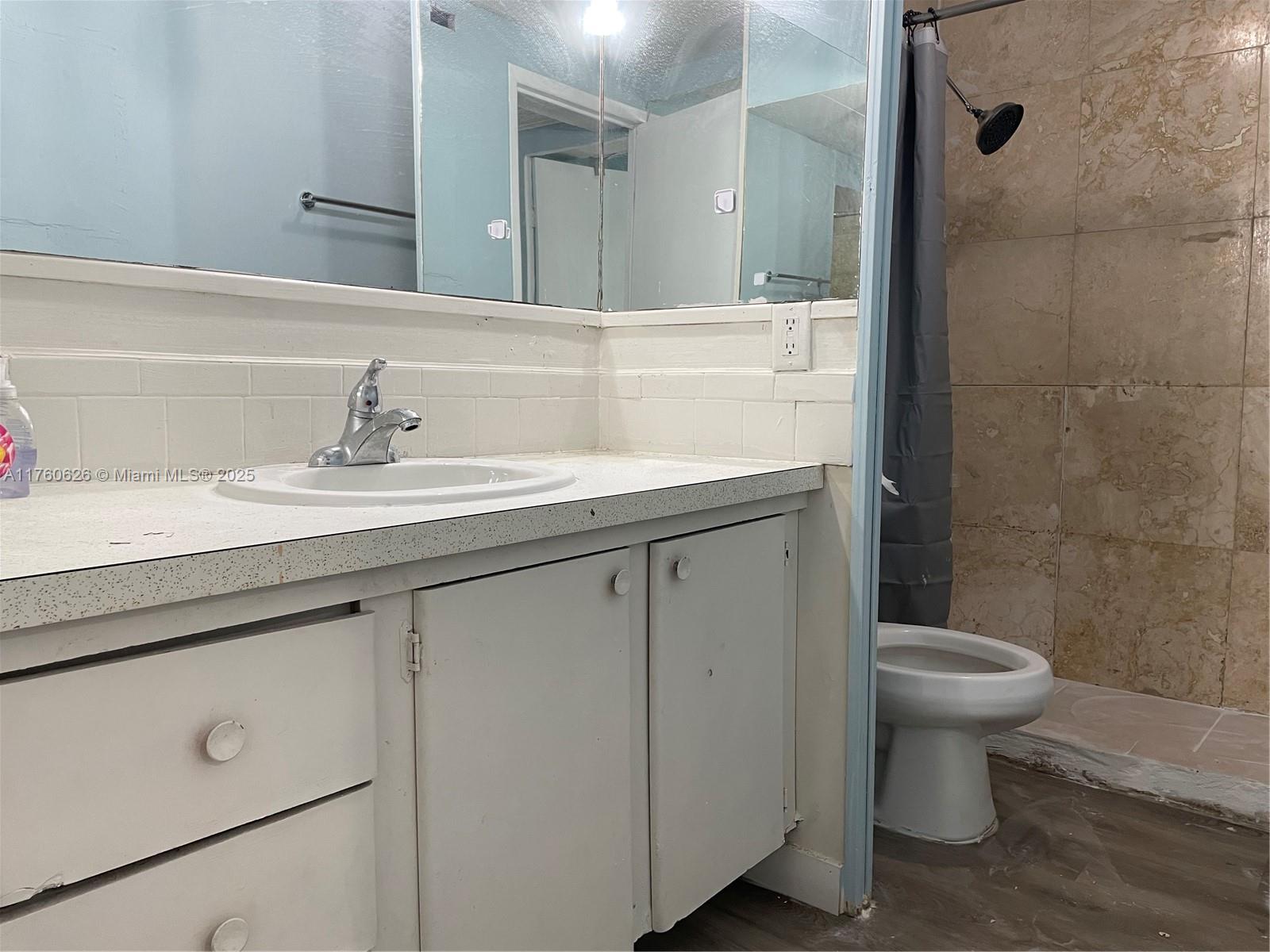 SANDALFOOT COVE SEC 1 - Residential Lease