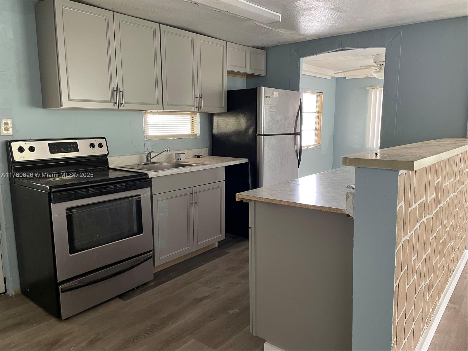 SANDALFOOT COVE SEC 1 - Residential Lease