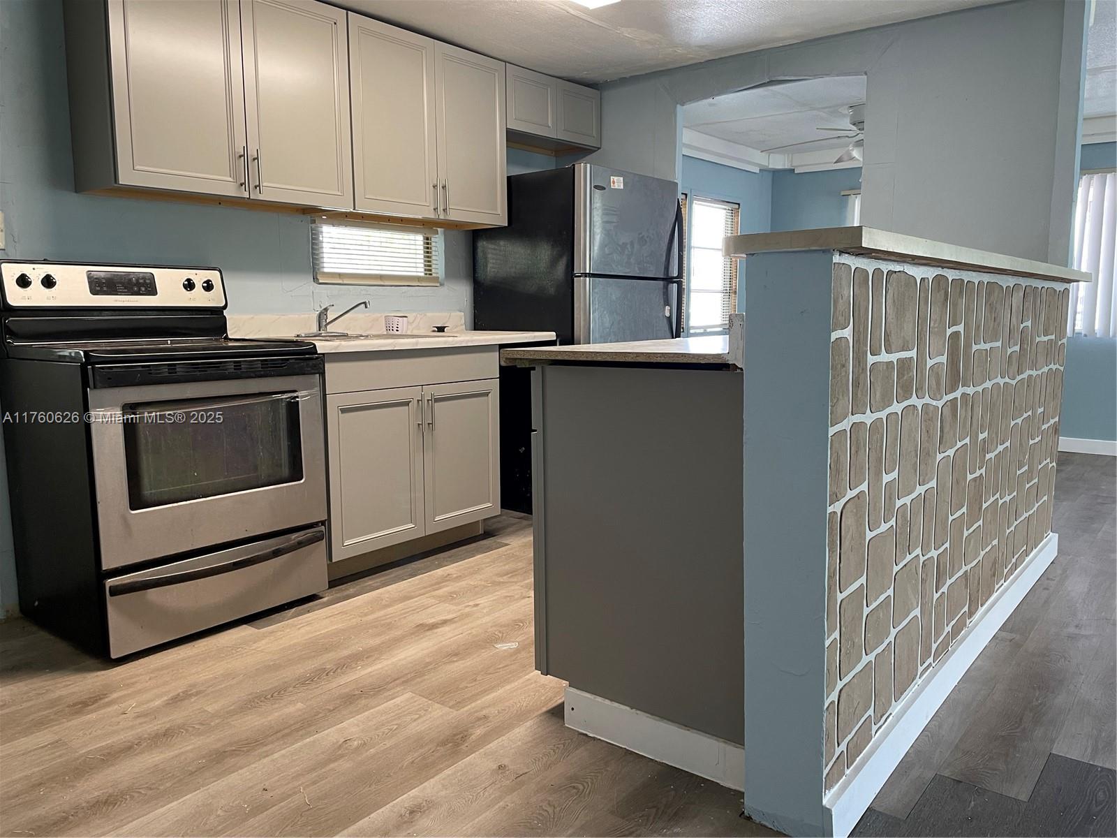 SANDALFOOT COVE SEC 1 - Residential Lease