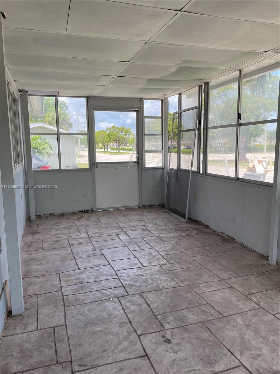 SANDALFOOT COVE SEC 1 - Residential Lease