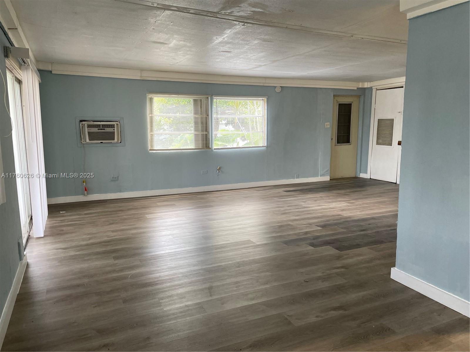 SANDALFOOT COVE SEC 1 - Residential Lease