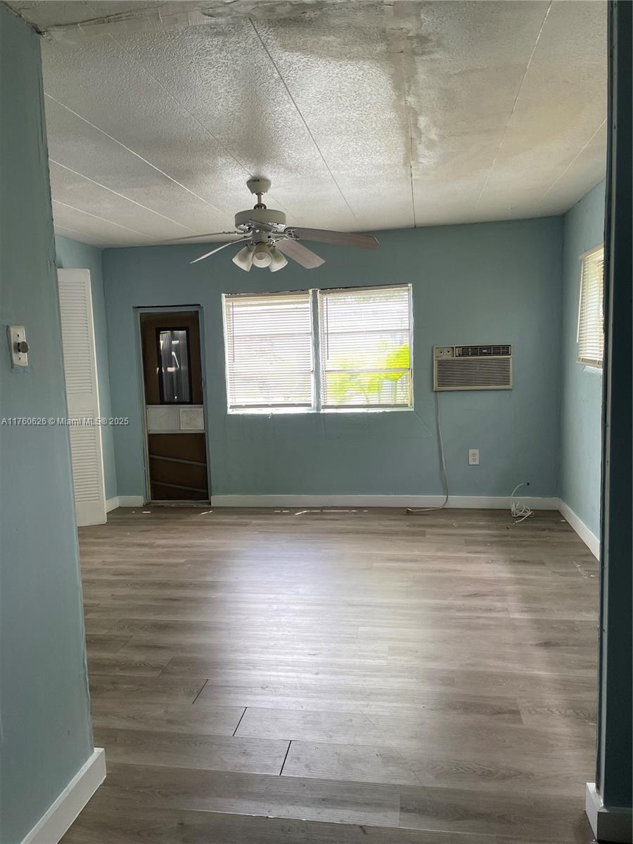 SANDALFOOT COVE SEC 1 - Residential Lease