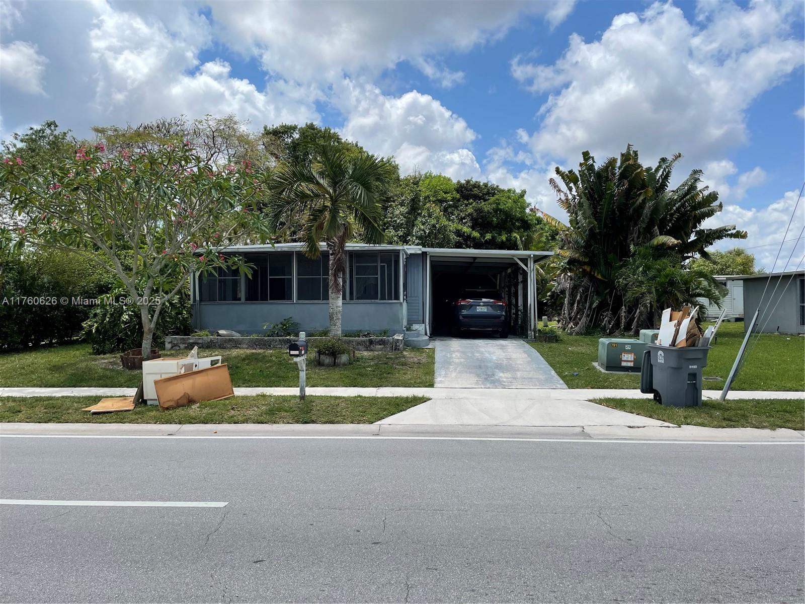 SANDALFOOT COVE SEC 1 - Residential Lease