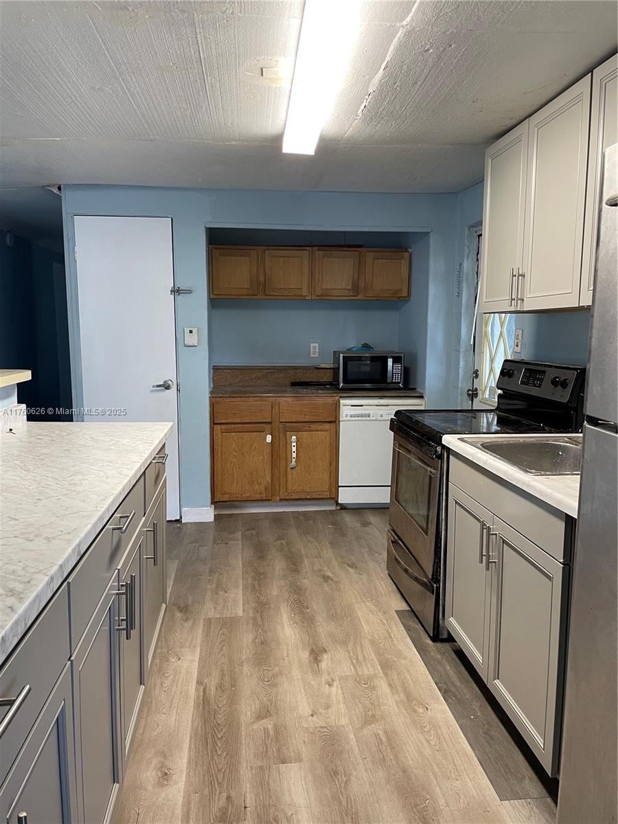 SANDALFOOT COVE SEC 1 - Residential Lease