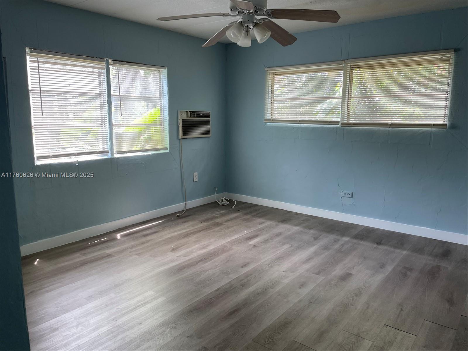 SANDALFOOT COVE SEC 1 - Residential Lease
