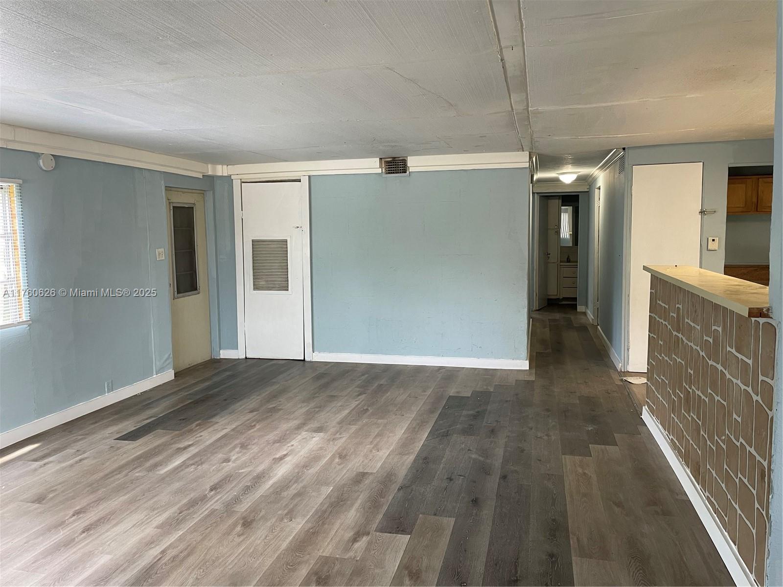 SANDALFOOT COVE SEC 1 - Residential Lease