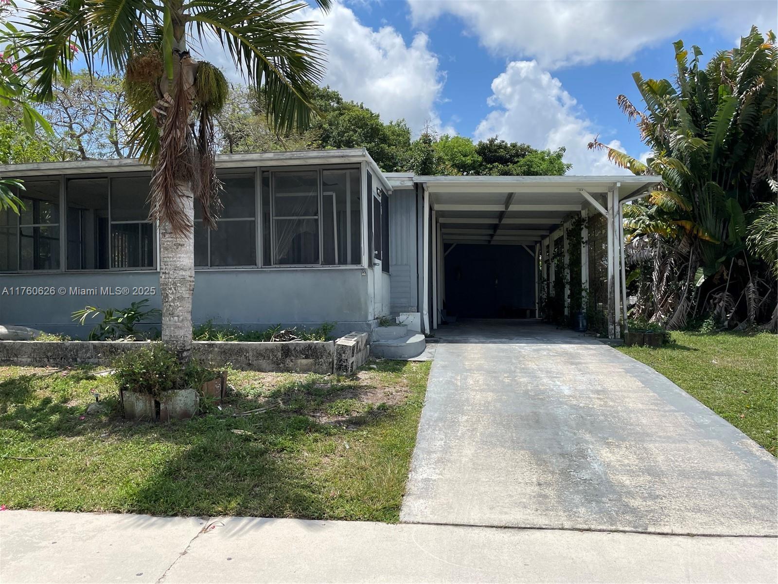 Spacious 3/2 mobile home In West Boca Raton features fresh paint, a new roof, a newer stove, a washer and dryer in the unit located in the spacious storage, a covered patio in front of the house perfect for hanging out with family and friends, a very good shed placed behind the house, and last but not least, a covered double driveway where you can place your cars, protecting them from the weather. 

Very well located, beautiful HOA community, close to supermarkets, gas stations, convenience stores, bakeries, restaurants, and more!

Don't miss out on the opportunity to make this lovely place your new home. 

To apply for this rental, no prior evictions are accepted. Proof of income will be required. RAPID APPROVAL.

HABLAMOS ESPANOL
FALAMOS PORTUGUES