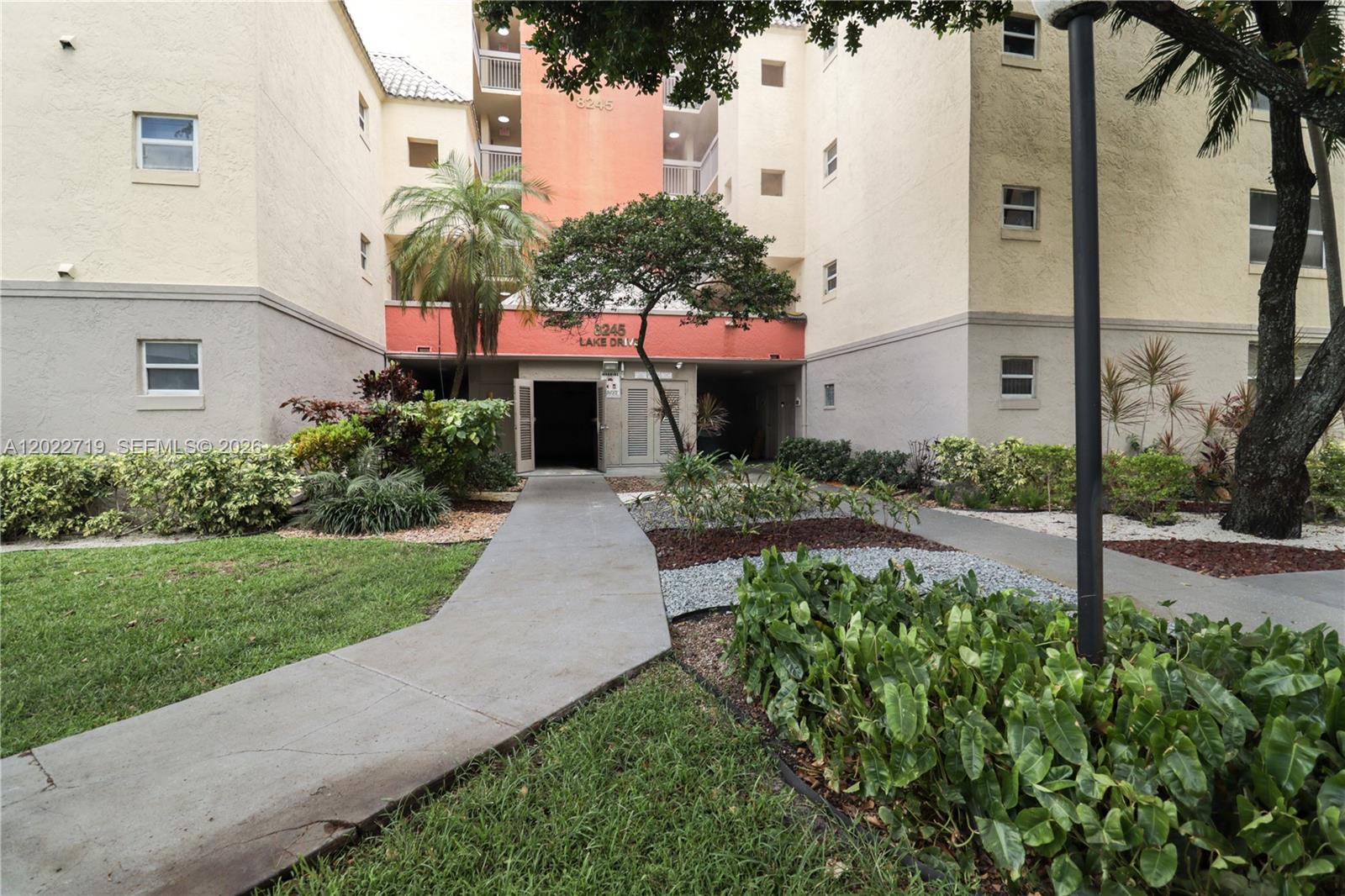 LAS VISTAS AT DORAL CONDO - Residential