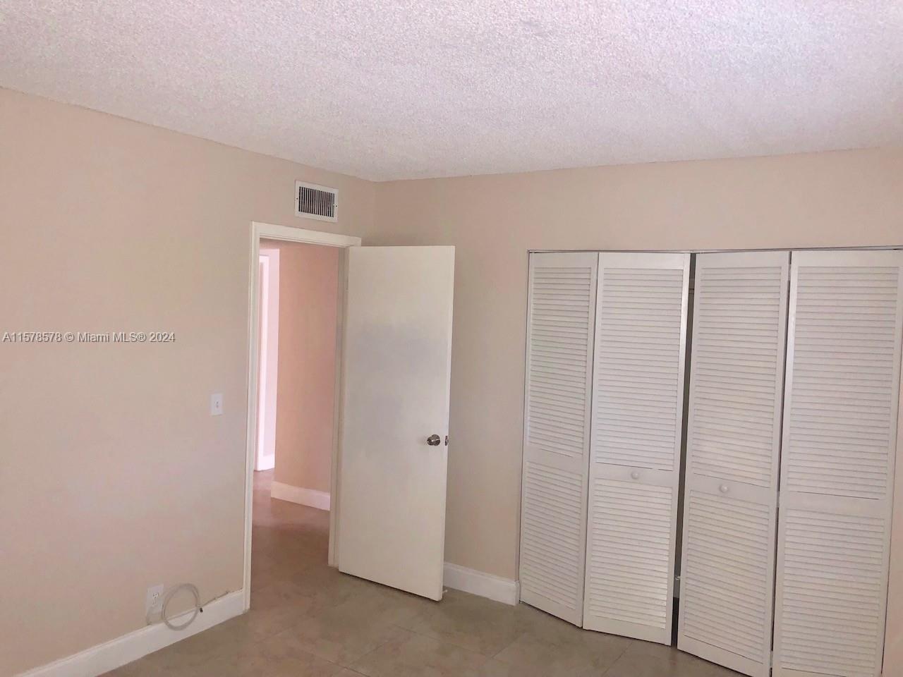 HOLLYWOOD LITTLE RANCHES - Residential Lease