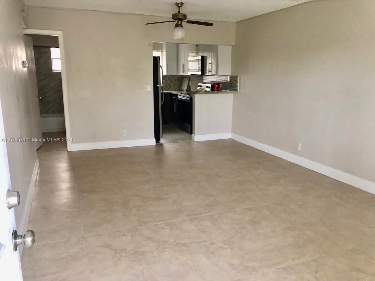HOLLYWOOD LITTLE RANCHES - Residential Lease