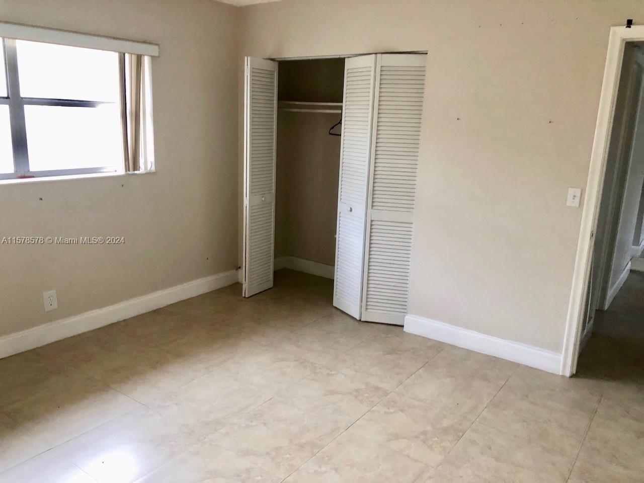 HOLLYWOOD LITTLE RANCHES - Residential Lease
