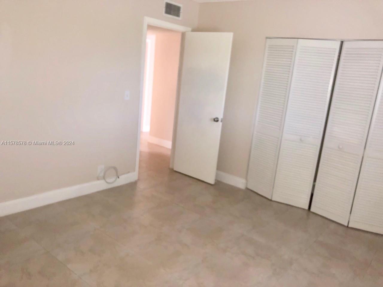 HOLLYWOOD LITTLE RANCHES - Residential Lease